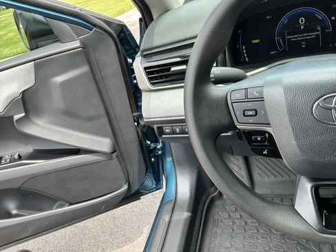 Used 2026 Toyota Camry LE FWD image 19
