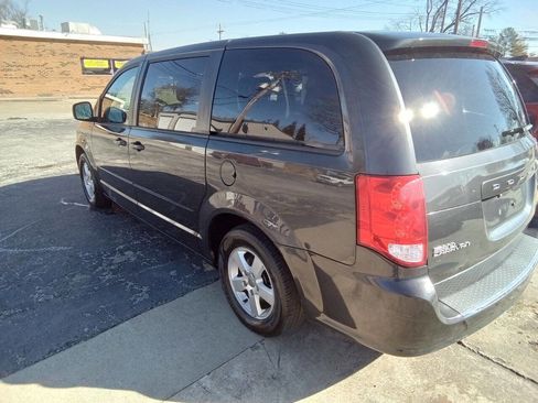 Used 2011 Dodge Grand Caravan Mainstreet w/ PWR Convenience Group image 9