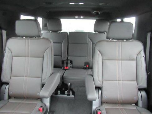 New 2025 Chevrolet Suburban High Country image 31