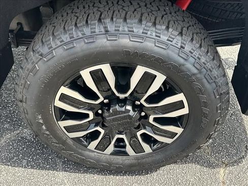New 2026 GMC Sierra 2500 Denali Ultimate AWD/4WD image 17