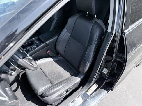 Used 2018 Nissan Maxima SR image 17