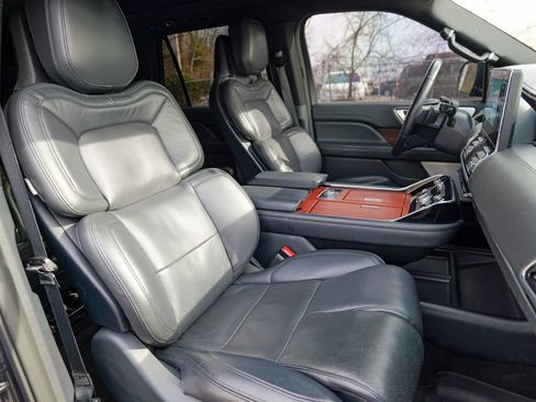 Used 2023 Lincoln Navigator L Reserve AWD/4WD image 40