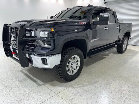 Used 2024 Chevrolet Silverado 2500 LTZ w/ LTZ Plus Package AWD/4WD image 1