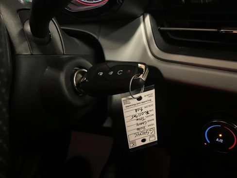 Used 2026 Chevrolet Trax RS FWD image 25