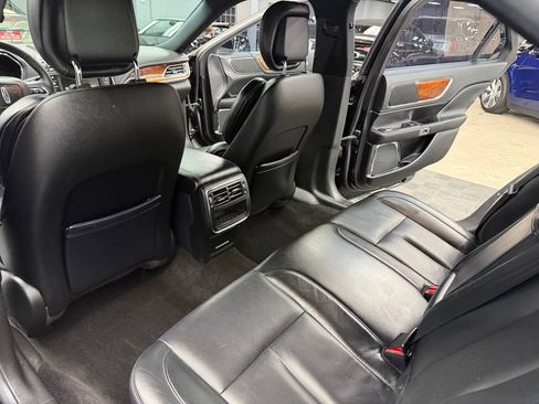Used 2017 Lincoln Continental Select AWD/4WD image 40