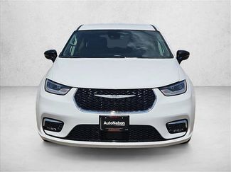 Used 2024 Chrysler Pacifica Limited FWD video 2