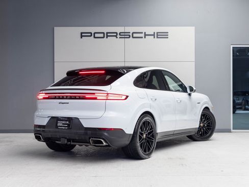 Certified 2025 Porsche Cayenne E-Hybrid Coupe image 7