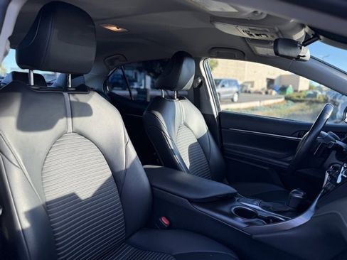 Used 2023 Toyota Camry SE image 16