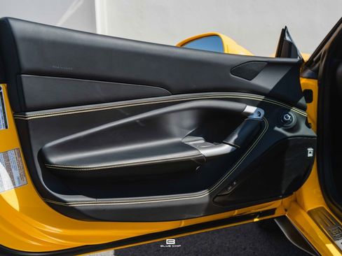 Used 2021 Ferrari F8 Tributo RWD image 40