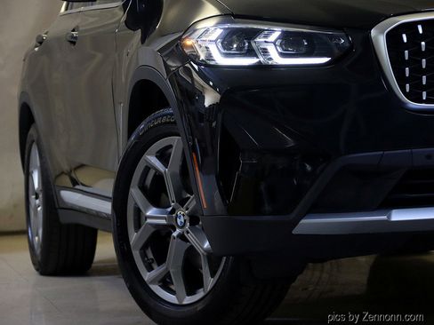 Certified 2025 BMW X4 xDrive30i image 4