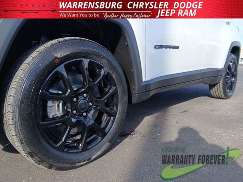 New 2026 Jeep Compass Latitude image 32