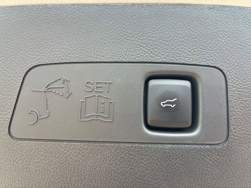 Used 2024 Lincoln Corsair AWD image 9