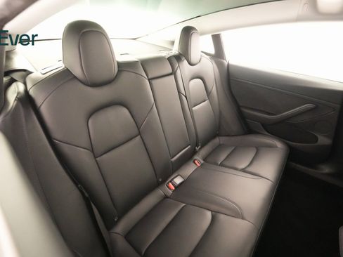 Used 2023 Tesla Model 3 Standard Range image 9