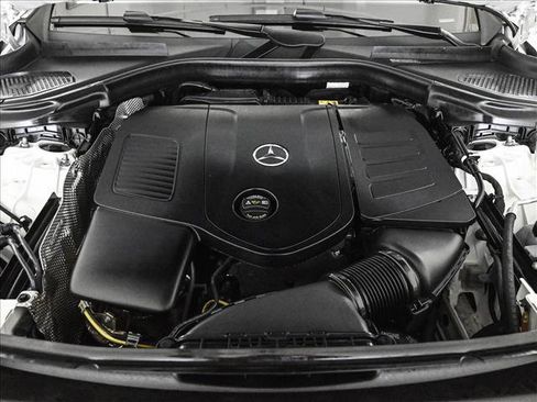 Certified 2025 Mercedes-Benz GLC 300 4MATIC image 25