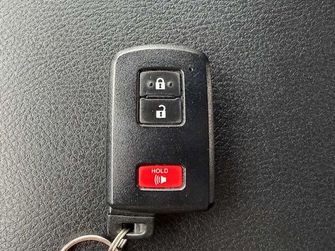 Used 2022 Toyota Tacoma TRD Sport w/ Technology Package AWD/4WD image 30