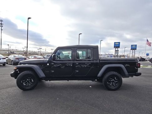 Used 2020 Jeep Gladiator Sport image 10