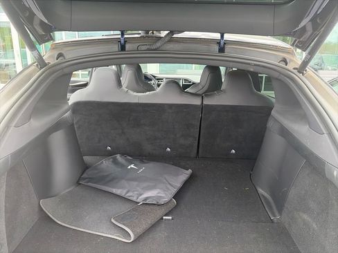 Used 2018 Tesla Model X 75D AWD/4WD image 9