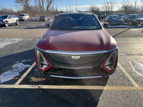 Used 2024 Cadillac Lyriq Luxury w/ LPO, Floor Liner Package image 2