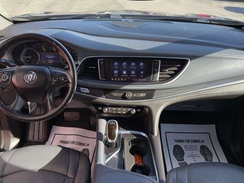 Used 2020 Buick Enclave Essence image 16