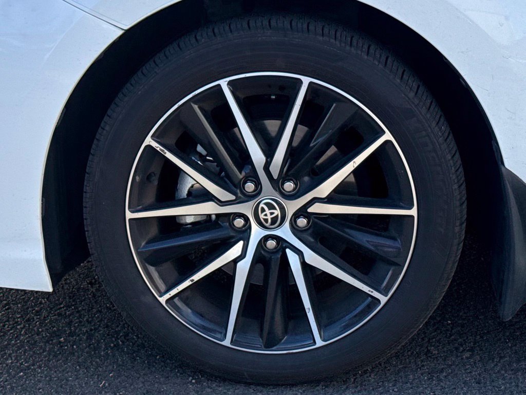 Used 2024 Toyota Camry SE w/ Convenience Package FWD image 9