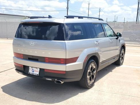 Used 2026 Hyundai Santa Fe SEL FWD image 3