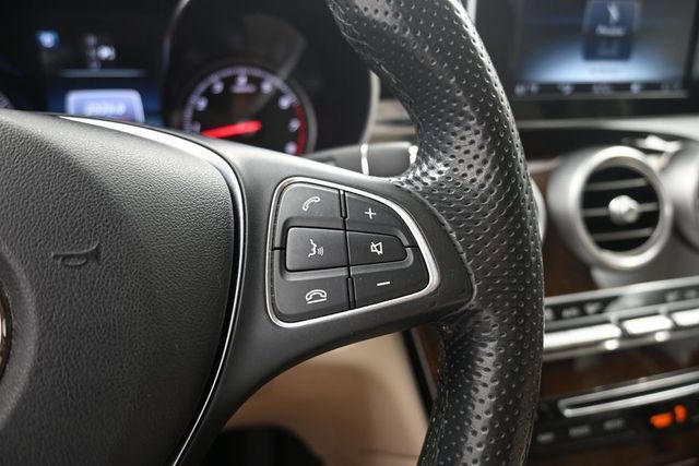 Used 2017 Mercedes-Benz GLC 300 4MATIC image 13