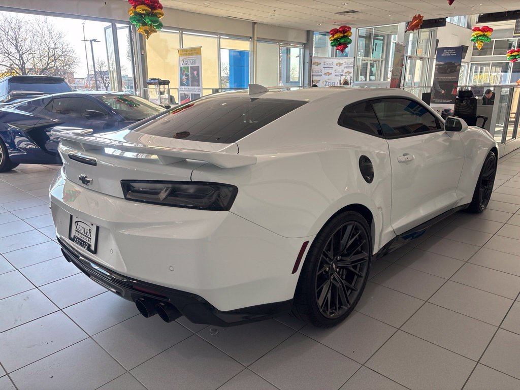 Used 2018 Chevrolet Camaro ZL1 RWD image 7