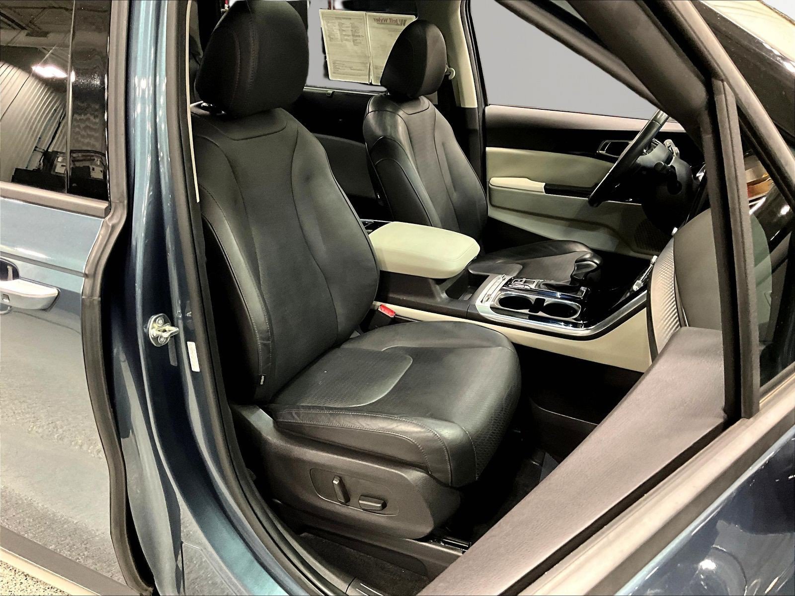Used 2024 Kia Carnival SX Prestige FWD image 30