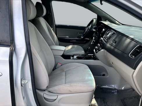 Used 2016 Kia Sedona LX w/ LX Convenience Package FWD image 8
