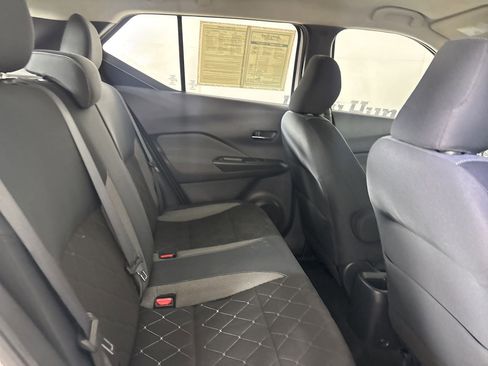 Used 2018 Nissan Kicks SV w/ Exterior Package image 24