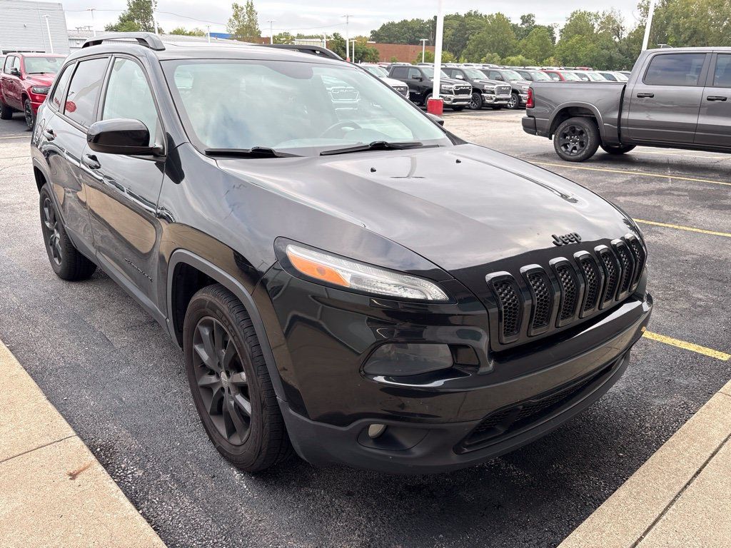 Used 2014 Jeep Cherokee Latitude w/ Comfort/Convenience Group AWD/4WD image 3