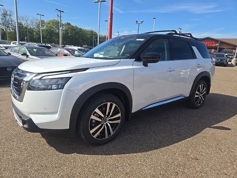New 2025 Nissan Pathfinder Platinum w/ Lighting Package (N92) image 3
