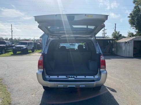 Used 2006 Toyota 4Runner SR5 AWD/4WD image 17