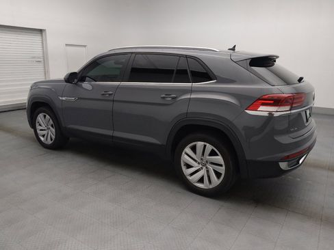 Used 2021 Volkswagen Atlas Cross Sport SE FWD image 3