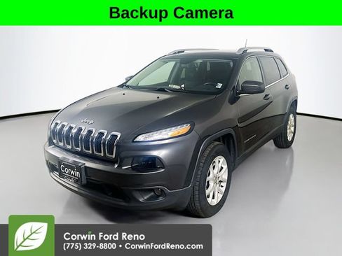 Used 2016 Jeep Cherokee Latitude w/ Comfort/Convenience Group AWD/4WD image 3