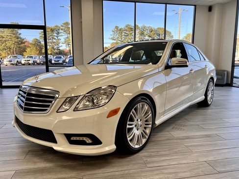 Used 2011 Mercedes-Benz E 350 Sedan image 3