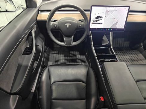 Used 2020 Tesla Model 3 Standard Range RWD image 4