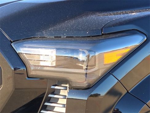 Used 2025 Toyota Tacoma SR5 image 4