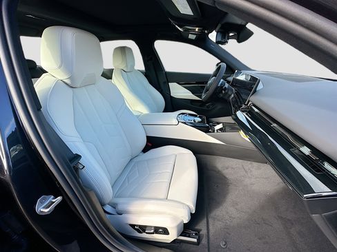 New 2026 BMW 530i w/ M Sport Package RWD image 23