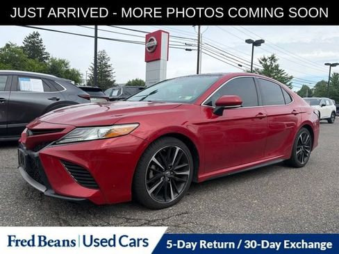 Used 2019 Toyota Camry XSE FWD image 3