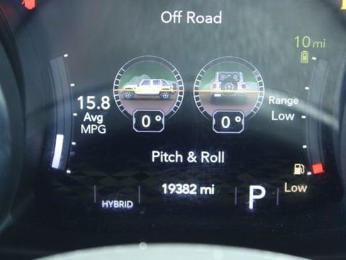 Used 2023 Jeep Wrangler Unlimited Sahara w/ Cold Weather Group AWD/4WD image 21