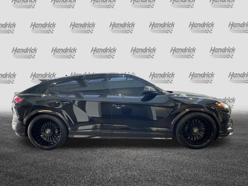 Used 2021 Lamborghini Urus image 11
