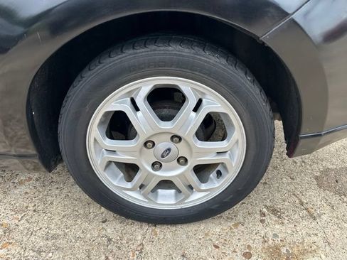 Used 2009 Ford Focus SE FWD image 19