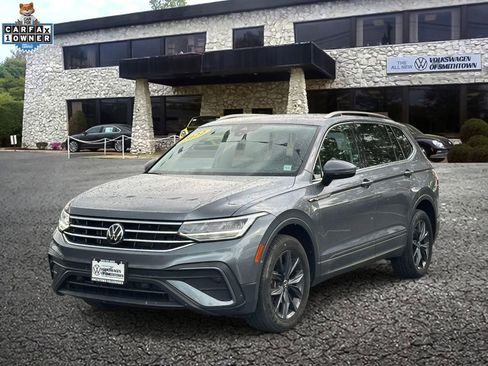 Used 2022 Volkswagen Tiguan SE w/ Panoramic Sunroof Package AWD/4WD image 2