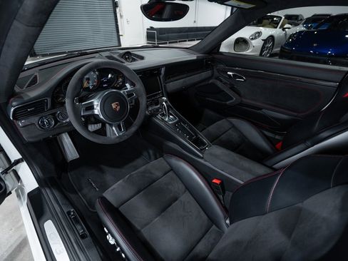 Used 2014 Porsche 911 GT3 RWD image 18