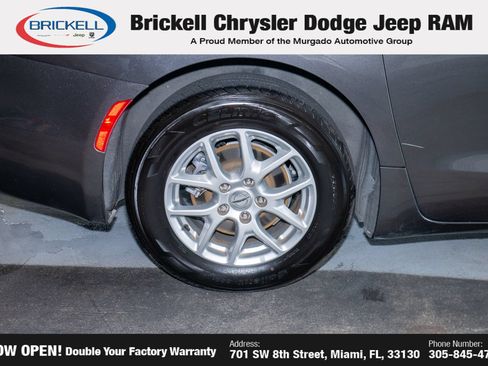 Used 2022 Chrysler Pacifica Touring-L FWD image 36