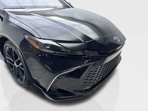Used 2025 Toyota Camry SE w/ Multimedia Upgrade Package image 17