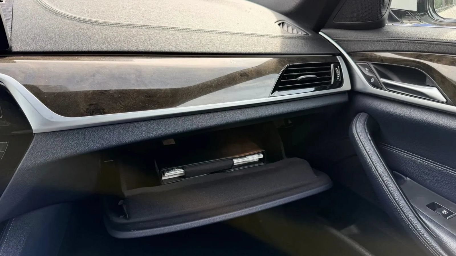 Used 2017 BMW 530i RWD image 17
