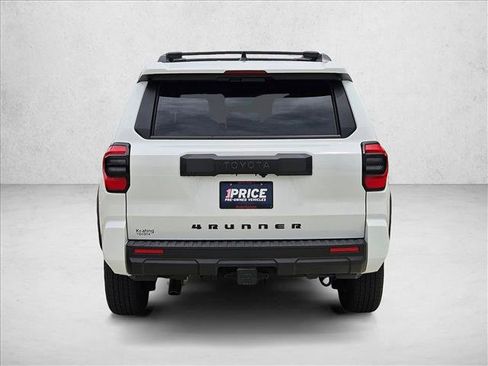 Used 2025 Toyota 4Runner SR5 AWD/4WD image 6