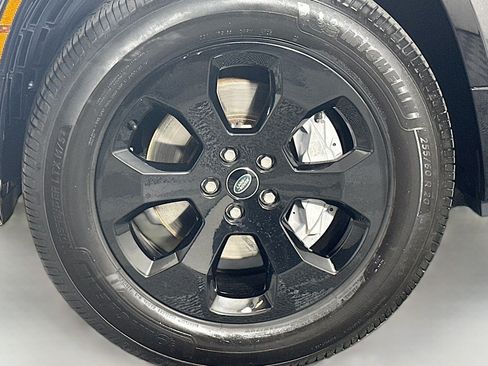 Used 2022 Land Rover Defender 90 X-Dynamic HSE AWD/4WD image 10